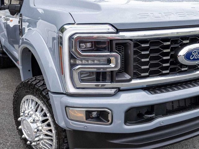 2025 Ford F-450SD Platinum - 23077271 - 34