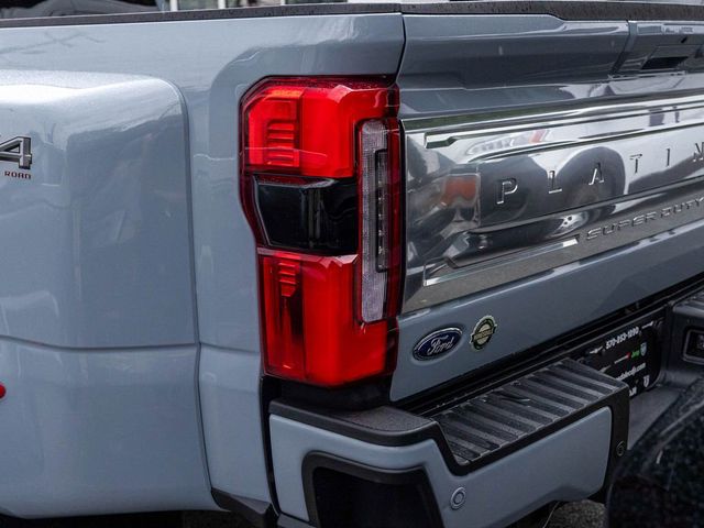 2025 Ford F-450SD Platinum - 23077271 - 36