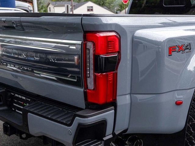 2025 Ford F-450SD Platinum - 23077271 - 37