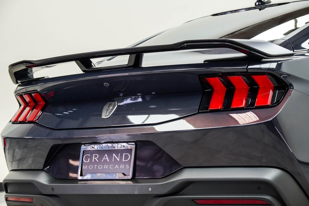 Ford Mustang photo 13