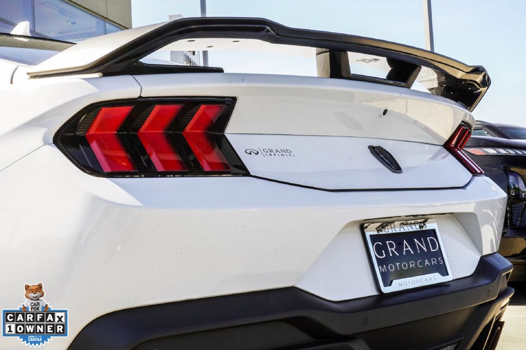 Ford Mustang photo 14