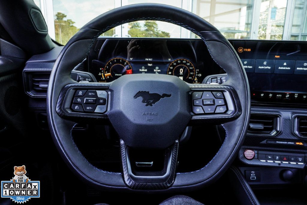 Ford Mustang photo 16