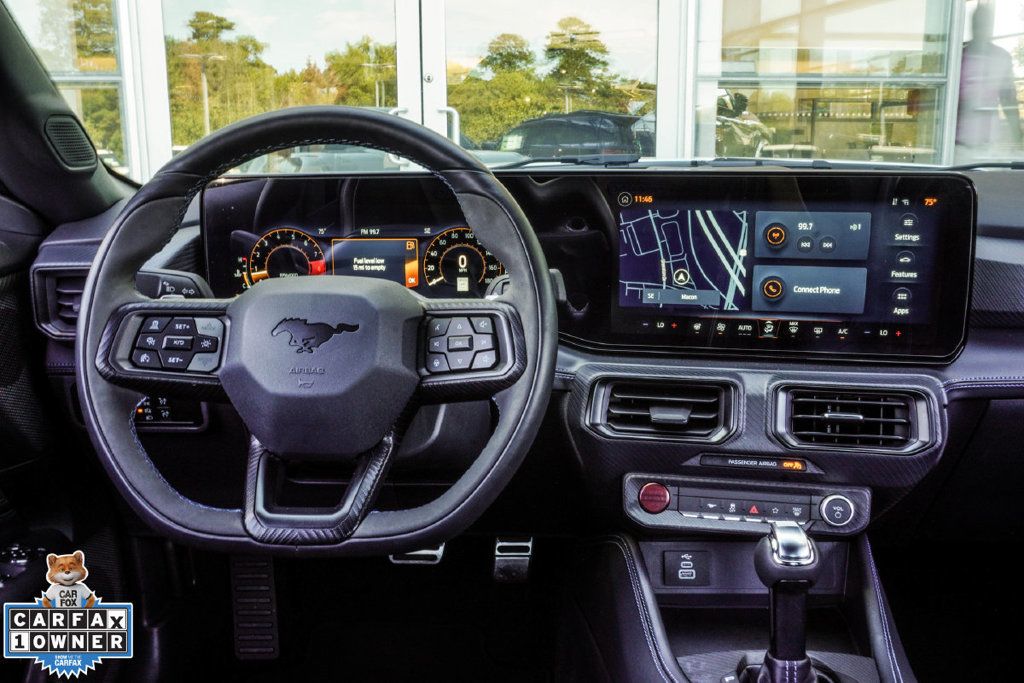 Ford Mustang photo 17