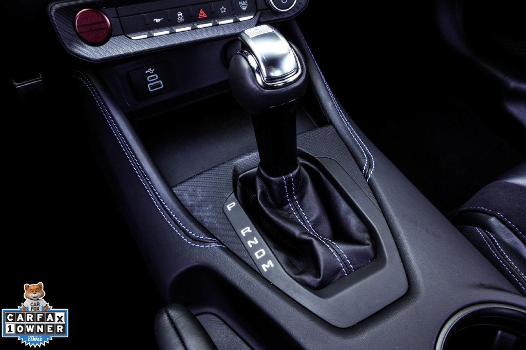 Ford Mustang photo 24