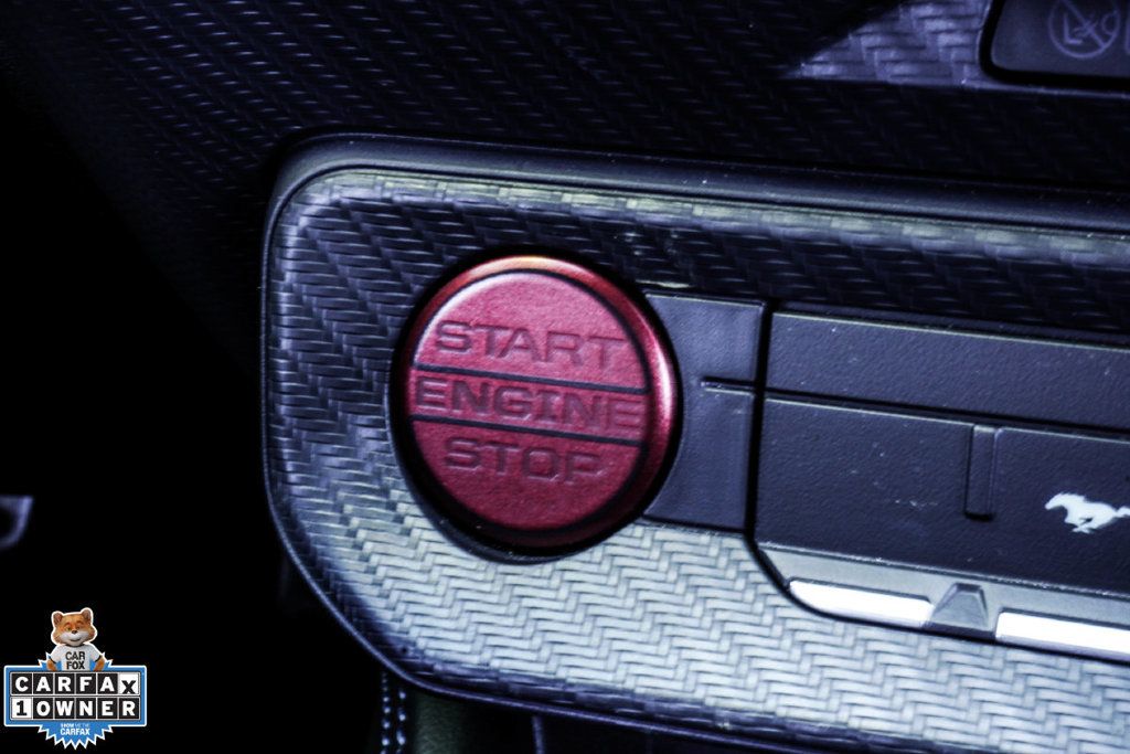 Ford Mustang photo 25