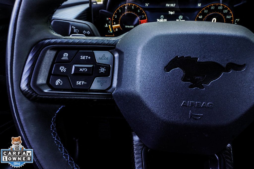 Ford Mustang photo 32