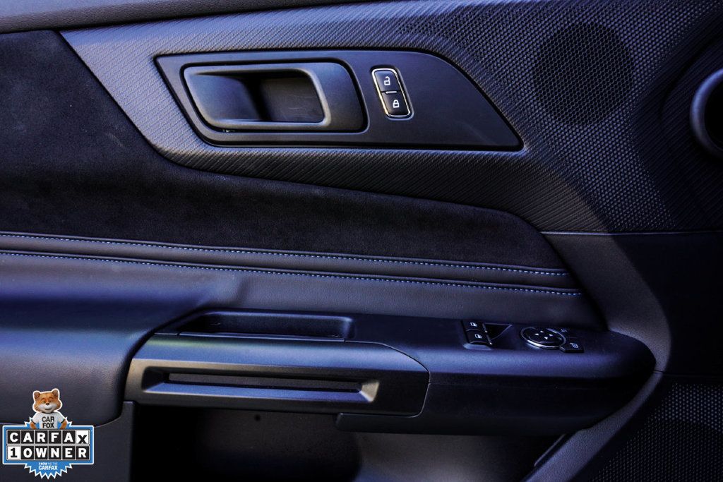 Ford Mustang photo 37