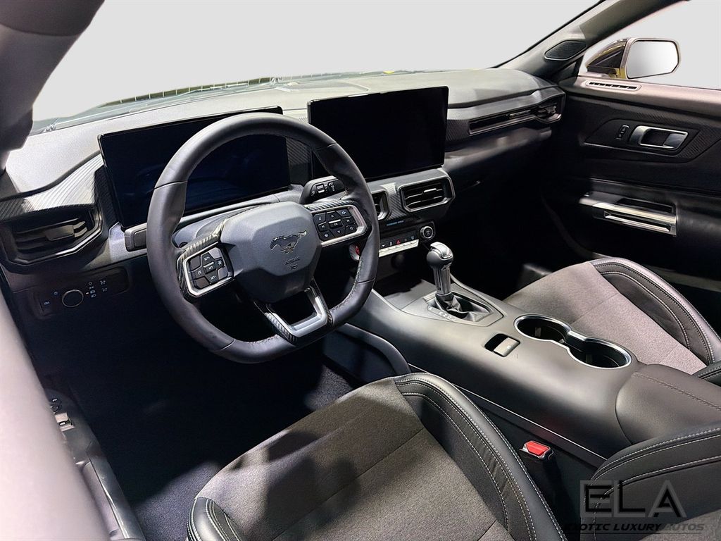 2025 Ford Mustang EcoBoost Premium Fastback - 23042891 - 9