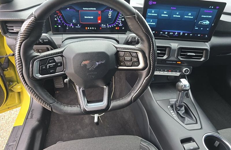 2025 Ford Mustang EcoBoost Premium Fastback - 23042891 - 10