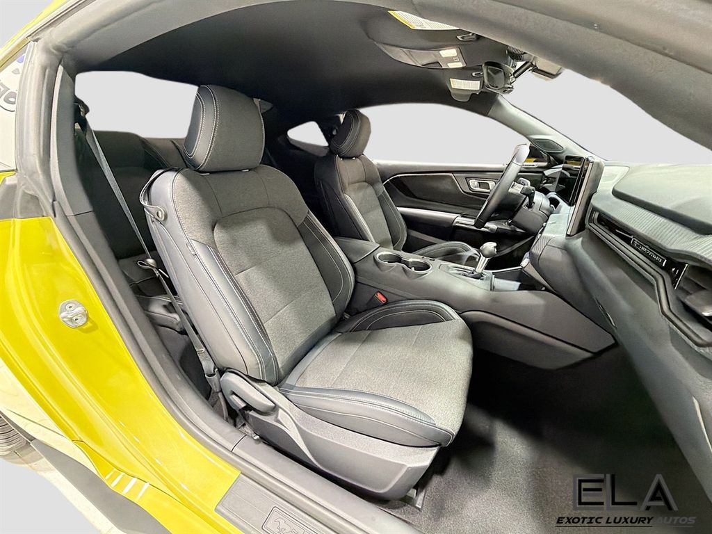 2025 Ford Mustang EcoBoost Premium Fastback - 23042891 - 32