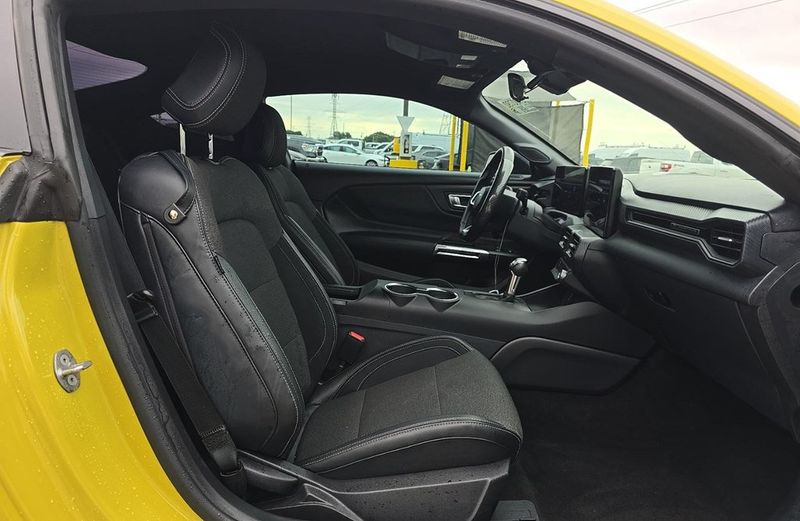 2025 Ford Mustang EcoBoost Premium Fastback - 23042891 - 8