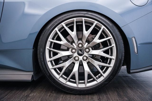 2025 Ford Mustang GT Fastback - 23092963 - 40