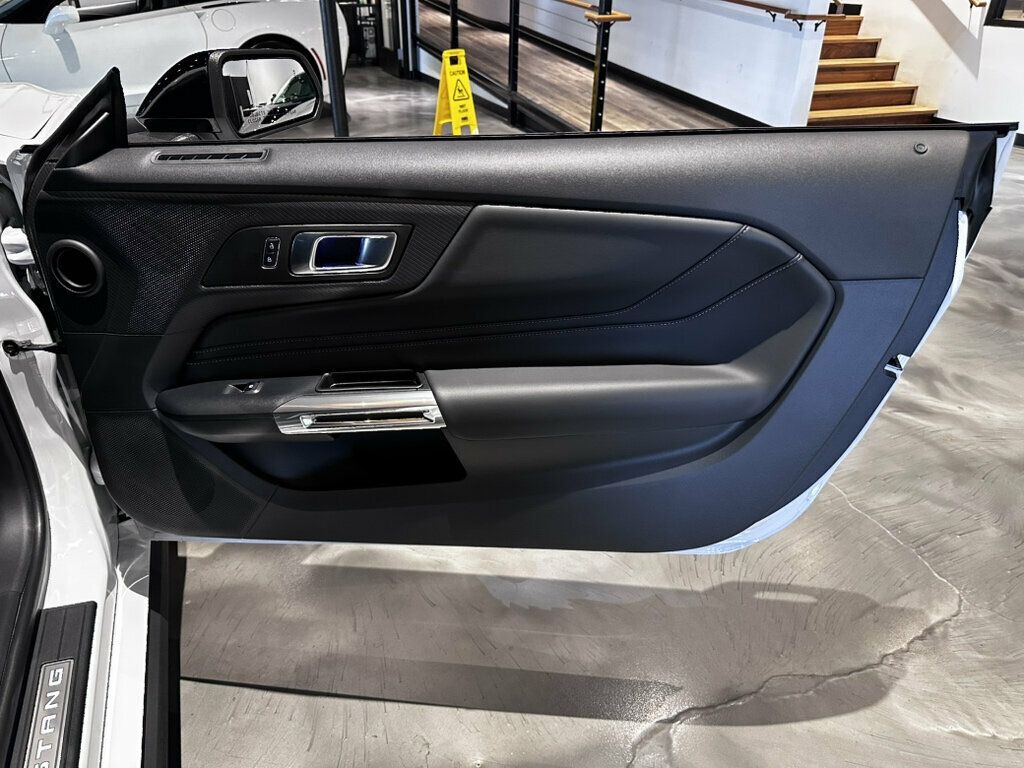 2025 Ford Mustang GT/Premium/6SpeedManual/NitePonyPkg/ActiveExhaust/Htd&CldSeats - 23050462 - 23