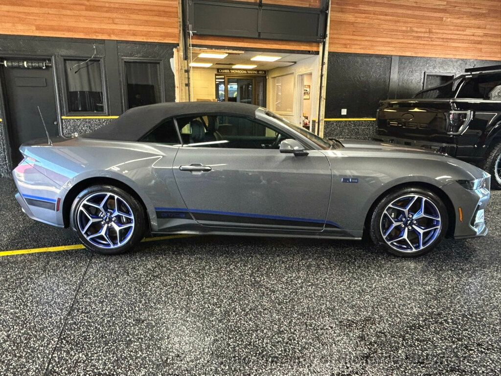 2025 Ford Mustang GT Premium Convertible - 23036166 - 3