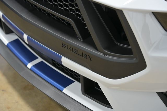 2025 Ford Mustang Shelby GT350 - 23006936 - 3