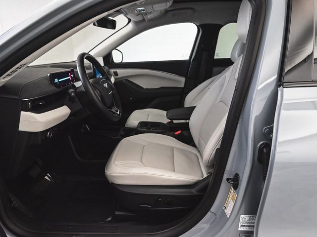 2025 Ford Mustang Mach-E Premium - 22965880 - 26