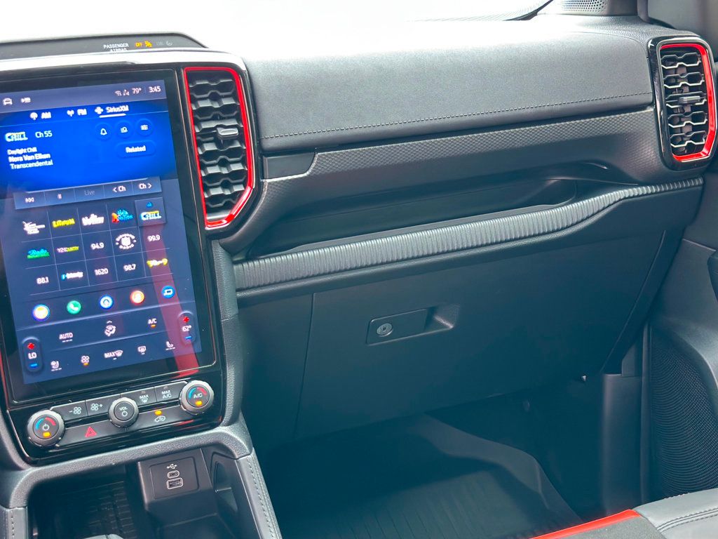 2025 Ford Ranger Raptor photo 28