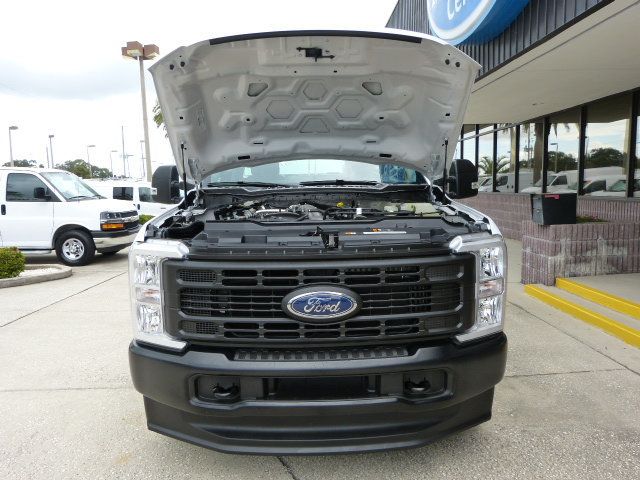 2025 Ford Super Duty F-250 SRW 6.7L V8 TURBO DIESEL*XL*REGULAR CAB*4X4*8FT BED*ONLY 17 MILES!! - 22918629 - 6