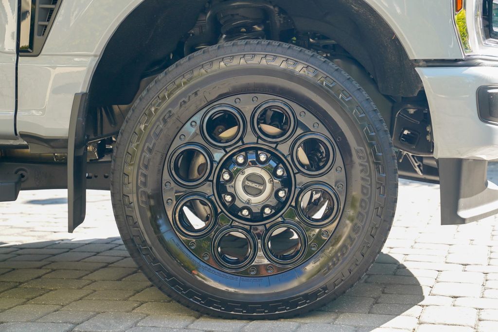 2025 Ford Super Duty F-250 SRW LARIAT 4WD Crew Cab 8' Box - 22948209 - 12