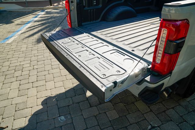 2025 Ford Super Duty F-250 SRW LARIAT 4WD Crew Cab 8' Box - 22948209 - 46