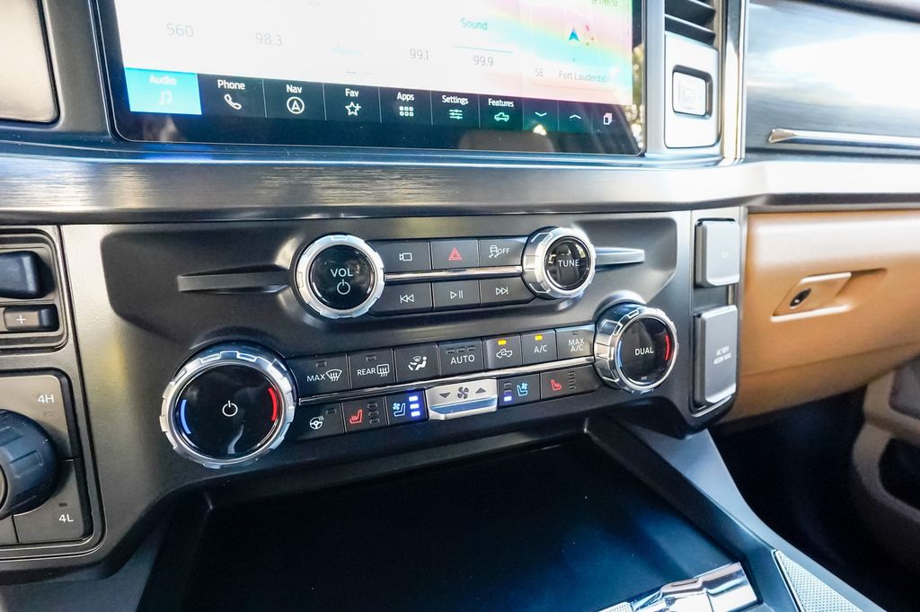 2025 Ford Super Duty F-250 SRW LARIAT 4WD Crew Cab 8' Box - 22948209 - 68