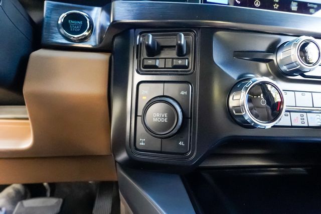 2025 Ford Super Duty F-250 SRW LARIAT 4WD Crew Cab 8' Box - 22948209 - 69