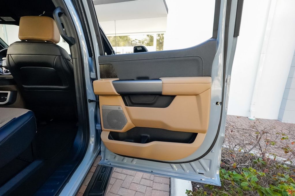 2025 Ford Super Duty F-250 SRW LARIAT 4WD Crew Cab 8' Box - 22948209 - 94