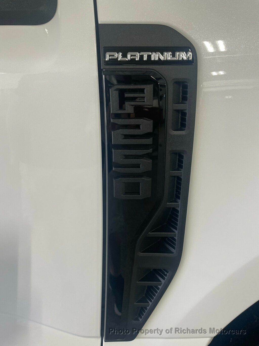 2025 Ford F-250 Platinum photo 9