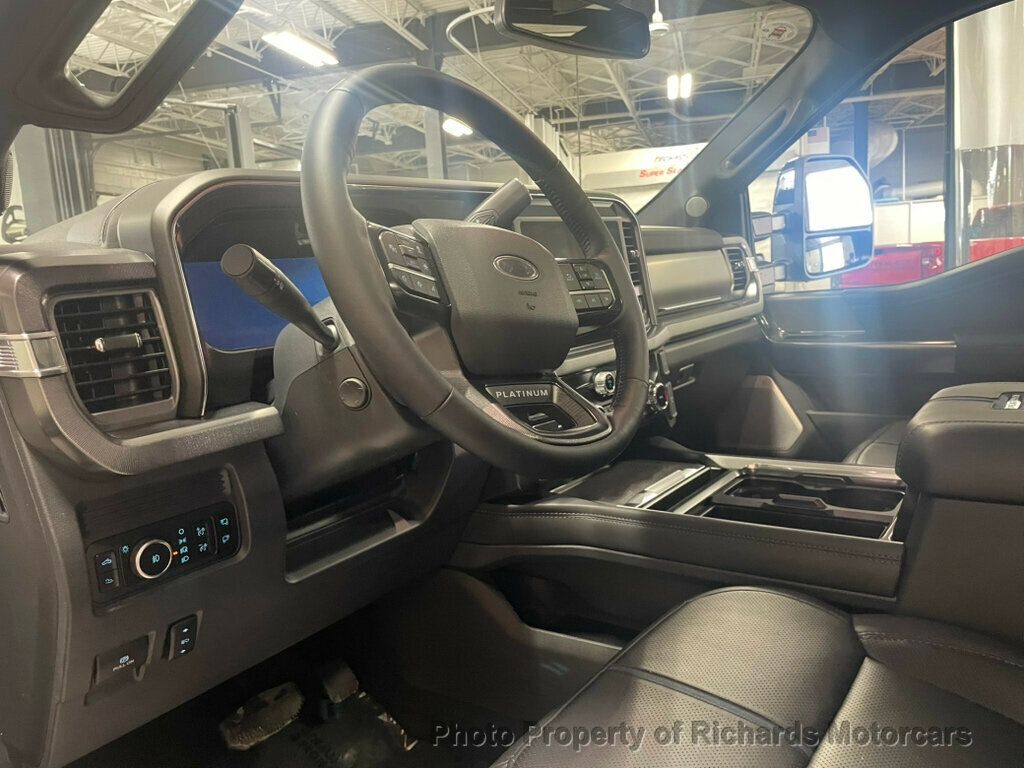 2025 Ford F-250 Platinum photo 13