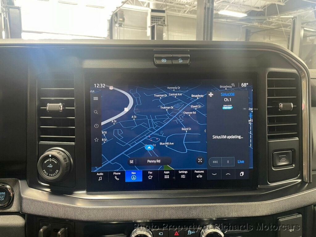 2025 Ford F-250 Platinum photo 16