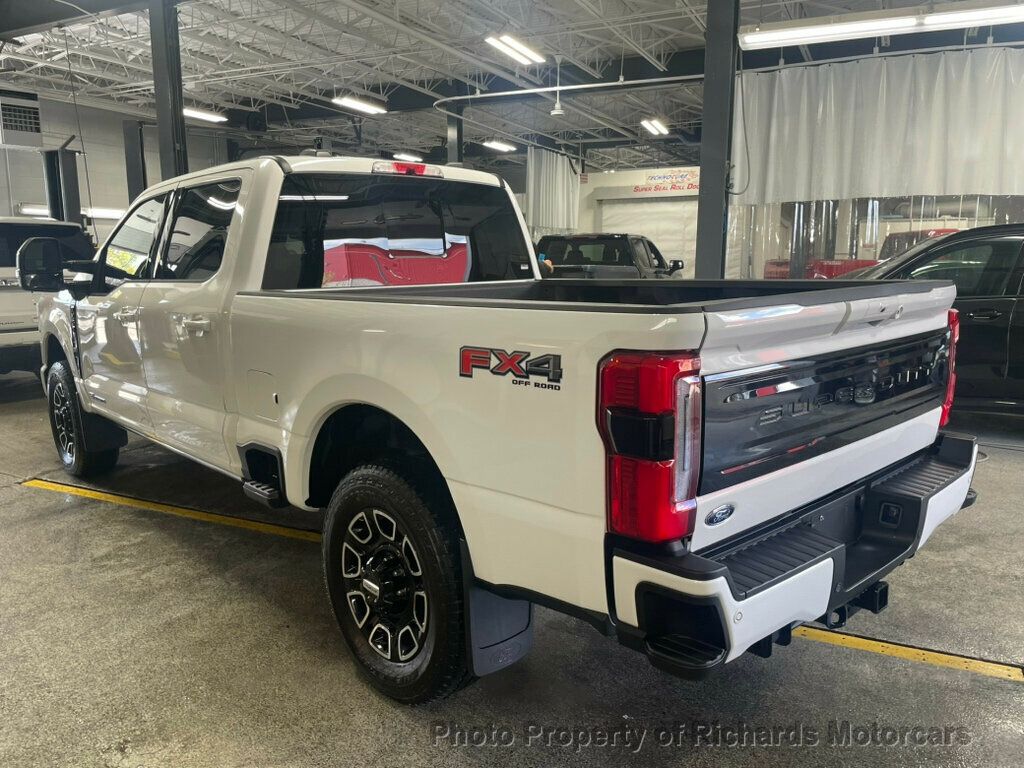 2025 Ford F-250 Platinum photo 5