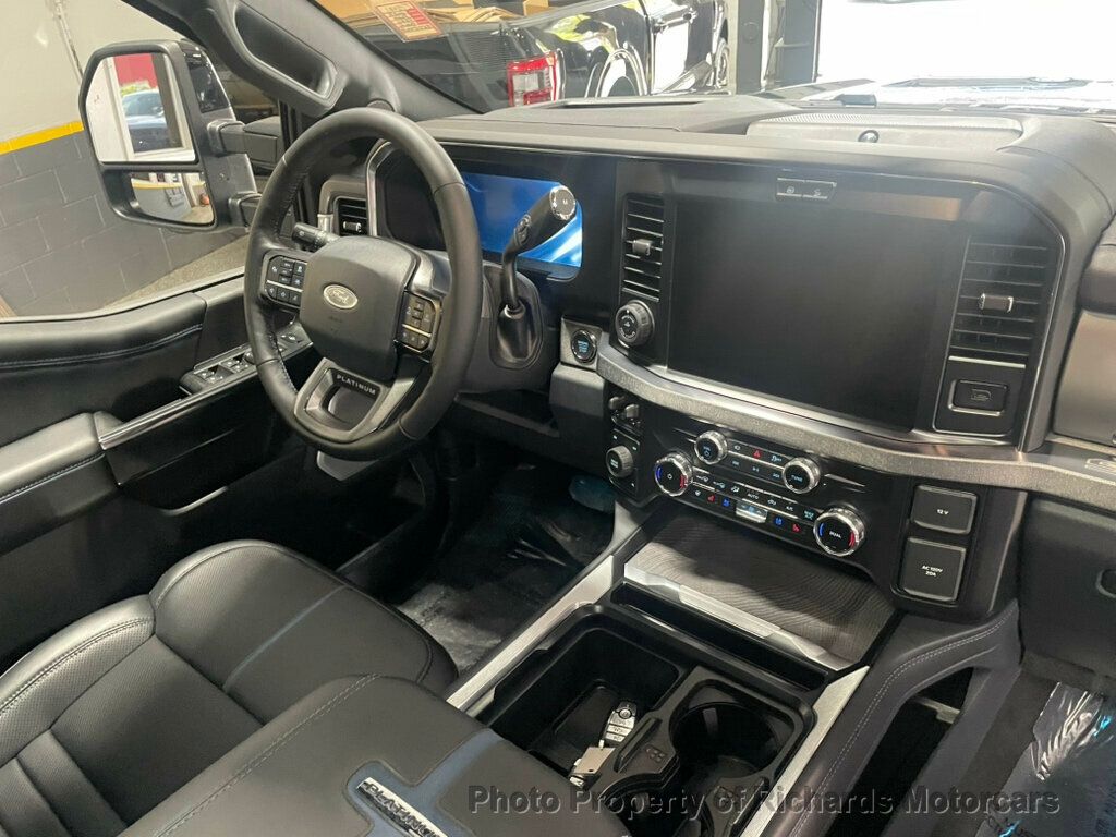 2025 Ford F-250 Platinum photo 25