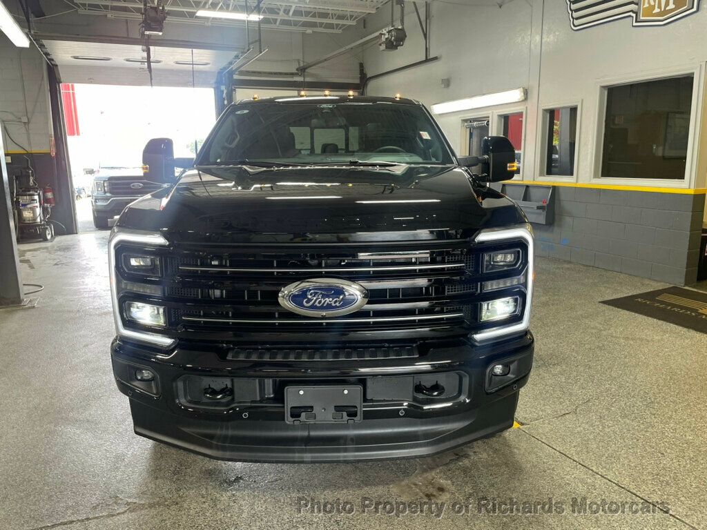 2025 Ford F-250 Platinum photo 2