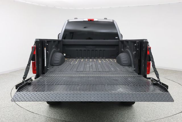 2025 Ford Super Duty F-250 SRW XLT 4WD Crew Cab 8' Box - 23044970 - 17