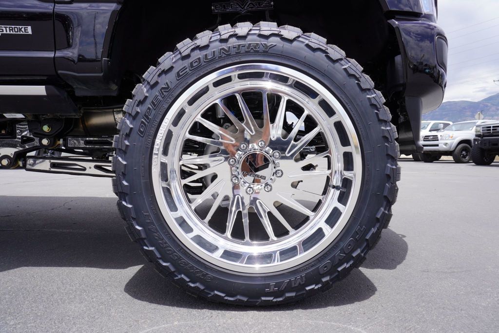 2025 Ford F-350 Platinum photo 14