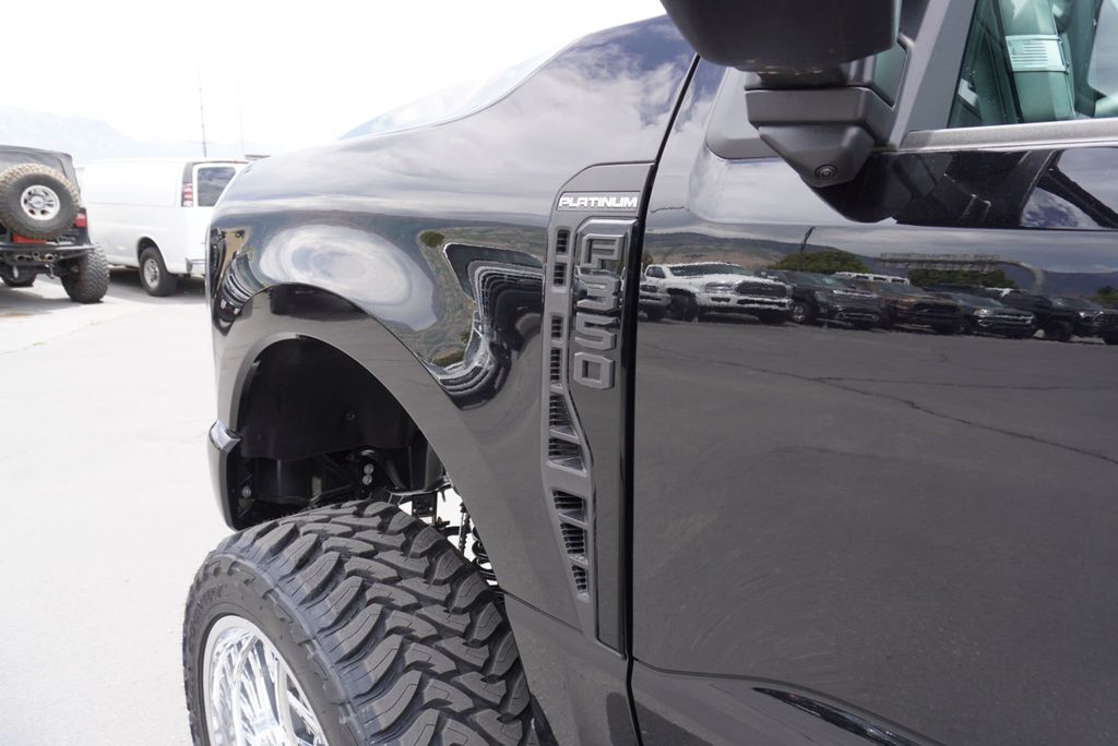 2025 Ford F-350 Platinum photo 19