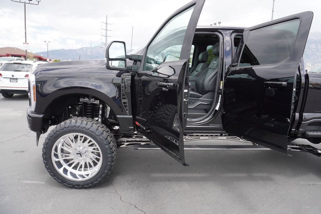 2025 Ford F-350 Platinum photo 24