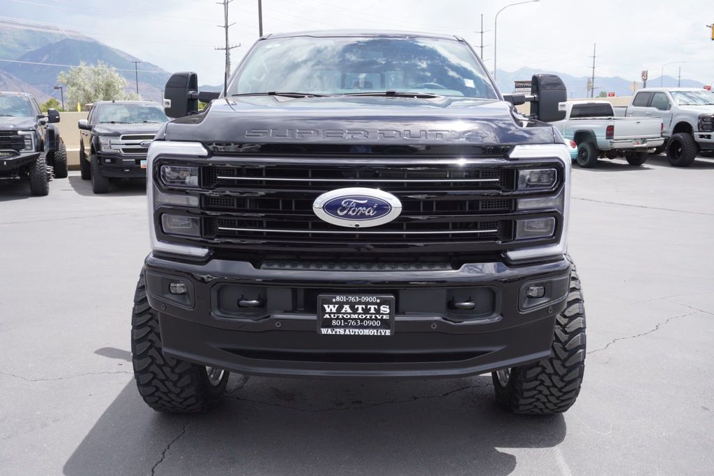 2025 Ford F-350 Platinum photo 4