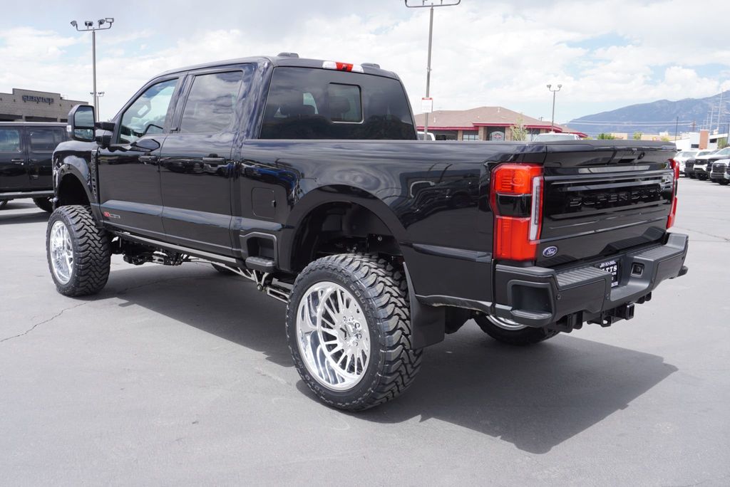 2025 Ford F-350 Platinum photo 7