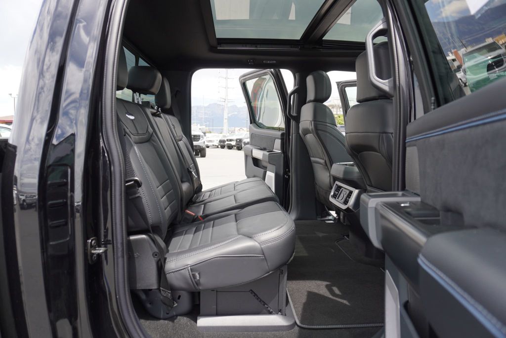 2025 Ford SUPER DUTY F-350 PLATINUM - 22942632 - 28