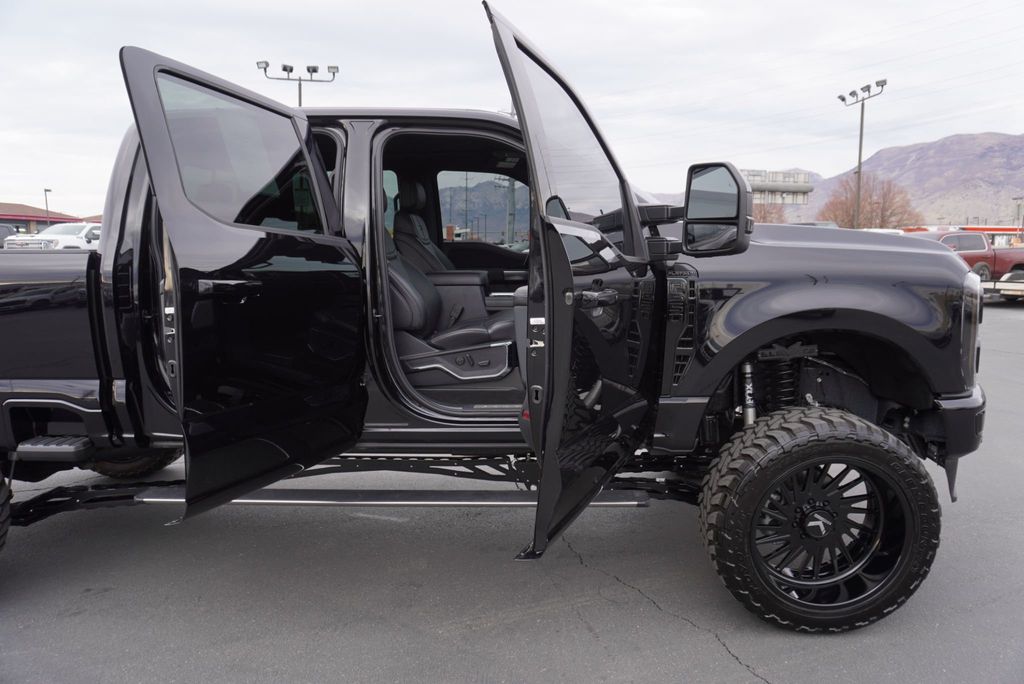 2025 Ford SUPER DUTY F-350 PLATINUM - 22942632 - 29