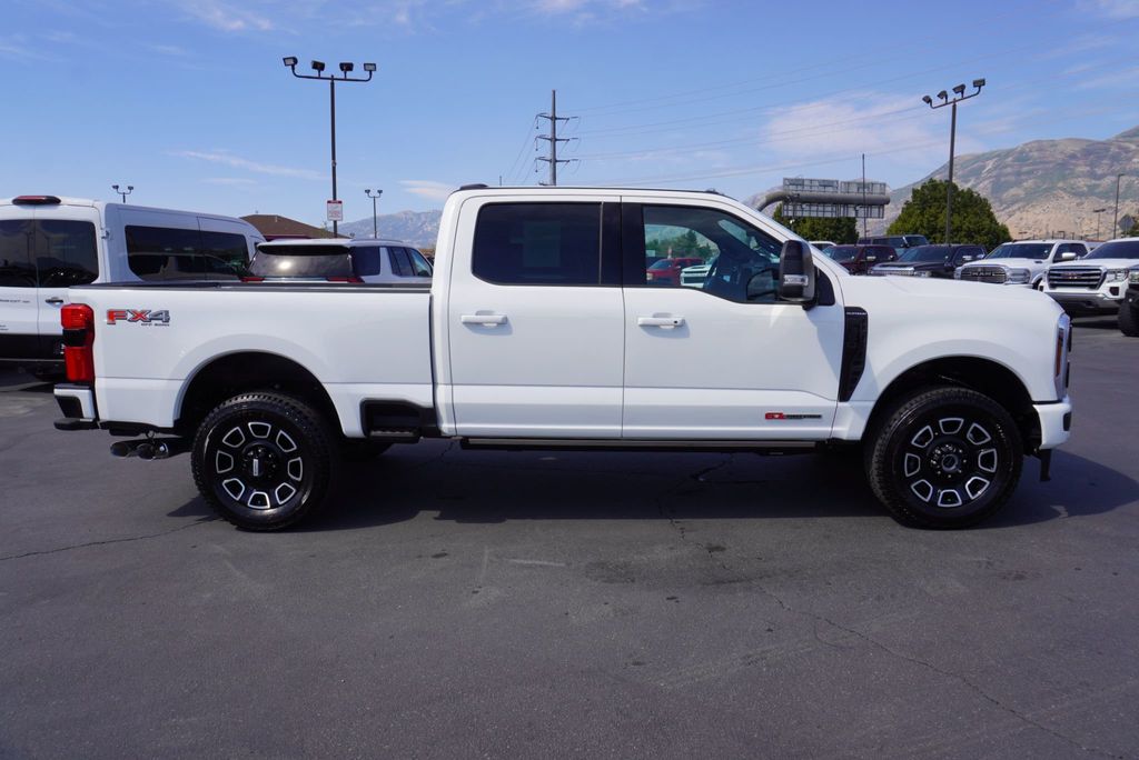 2025 Ford F-350 Platinum photo 12