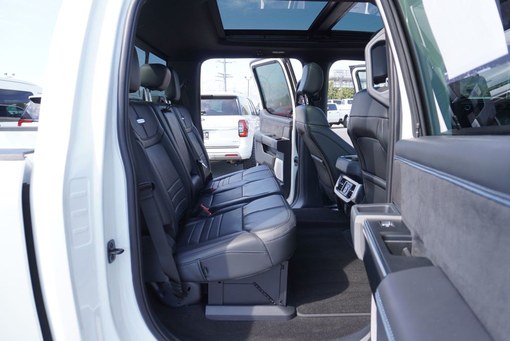 2025 Ford F-350 Platinum photo 25