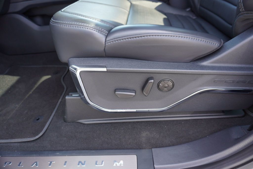 2025 Ford F-350 Platinum photo 27