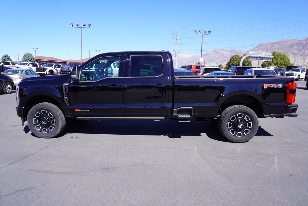 2025 Ford F-350 Platinum photo 2