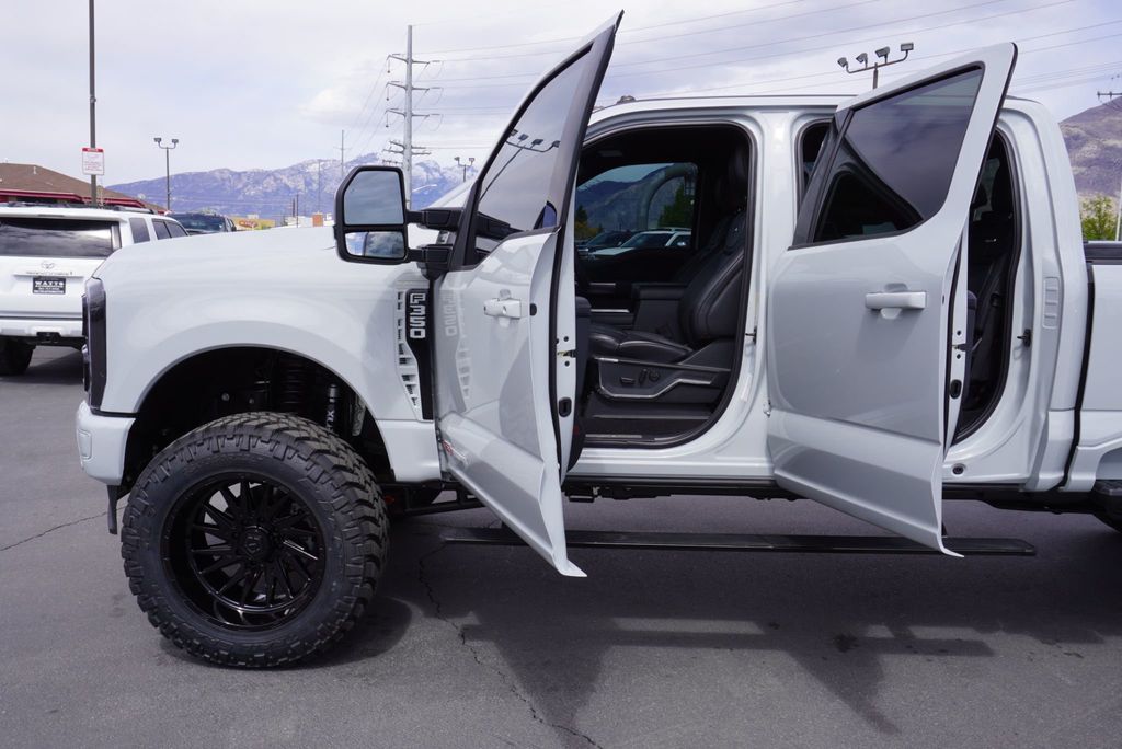 2025 Ford SUPER DUTY F-350 PLATINUM FX4 - 23014203 - 22
