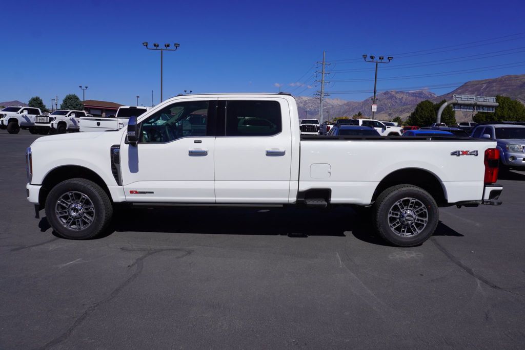 2025 Ford F-350 Platinum photo 2