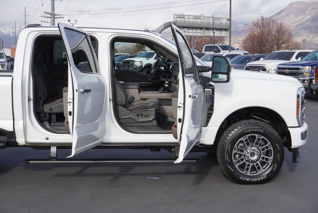 2025 Ford SUPER DUTY F-350 PLATINUM PLUS - 22978024 - 26