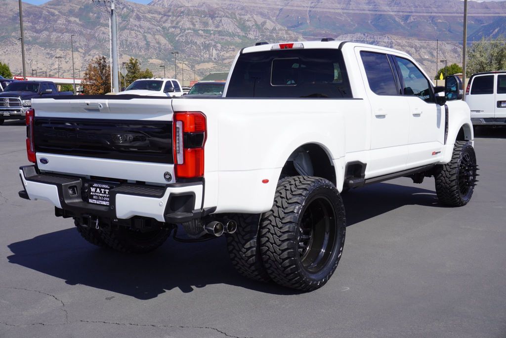 2025 Ford F-450 Platinum photo 12