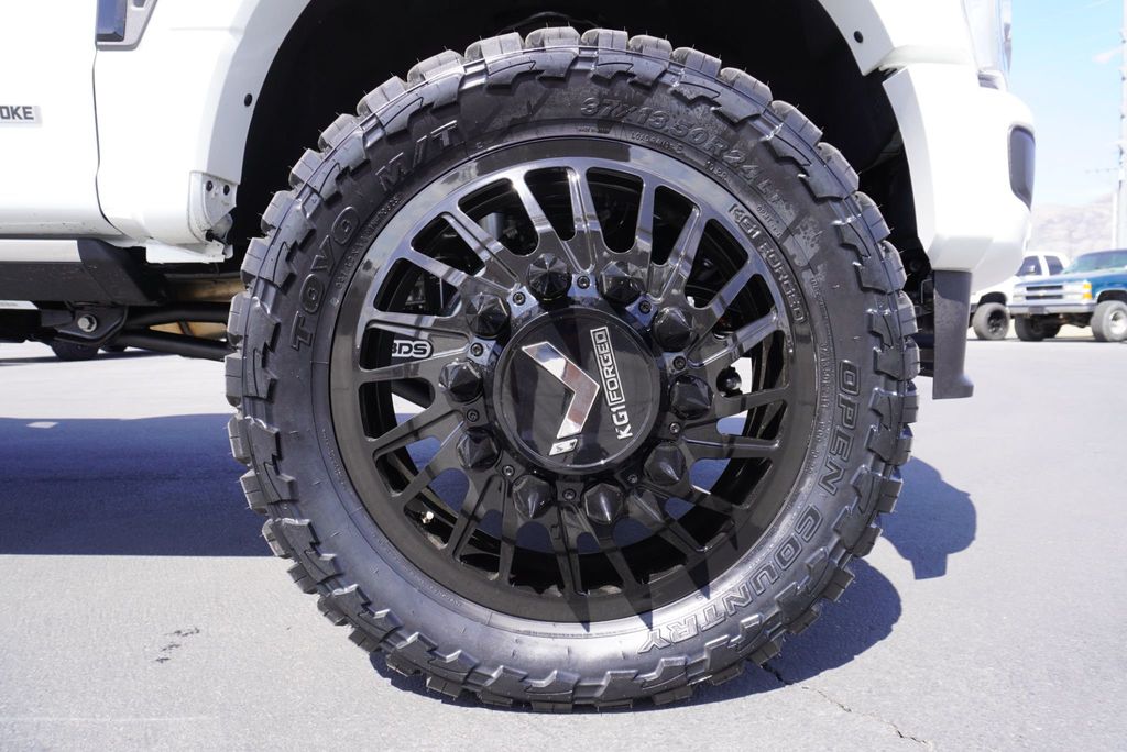 2025 Ford F-450 Platinum photo 15